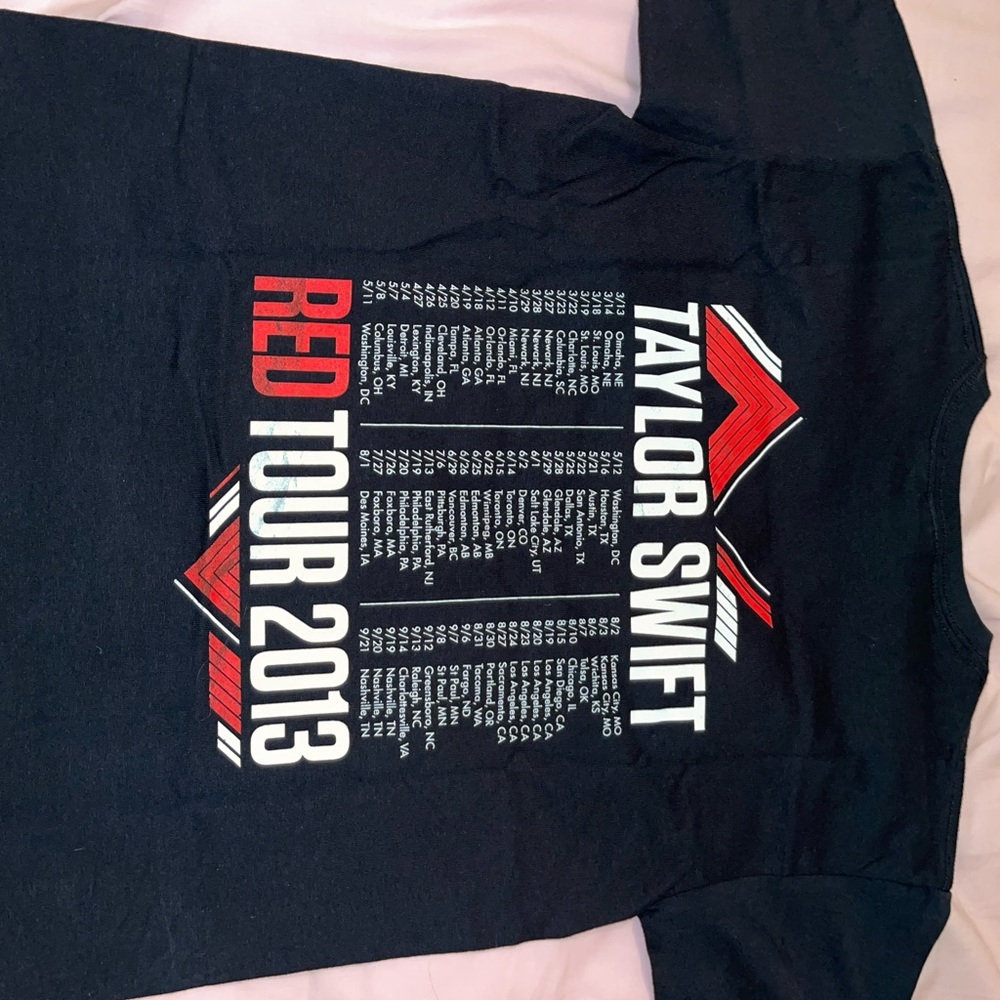 Taylor Swift Red Tour Tee - Picture 3 of 3